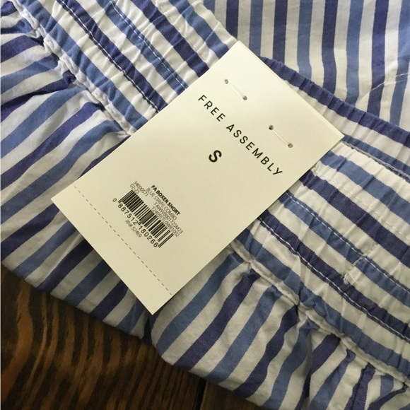 Free Assembly short - Picture 2 of 3